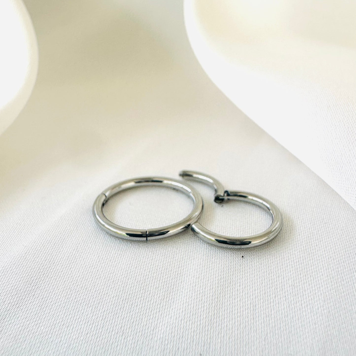 Hinged Segment Ring - Velvet Vista